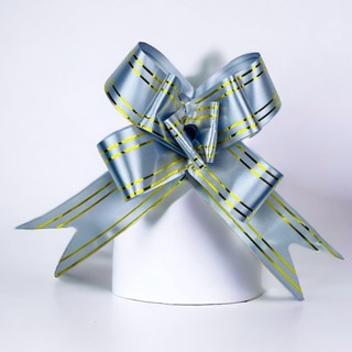 100 LAÇOS FACIL P/ PRESENTE PRATA  47 CM 30MM  (Ex) em Oferta na Shopee