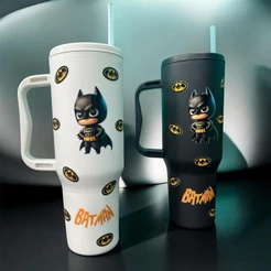 Copo com Canudo Personagem Batman 1200ml Em Policarbonato + Brinde