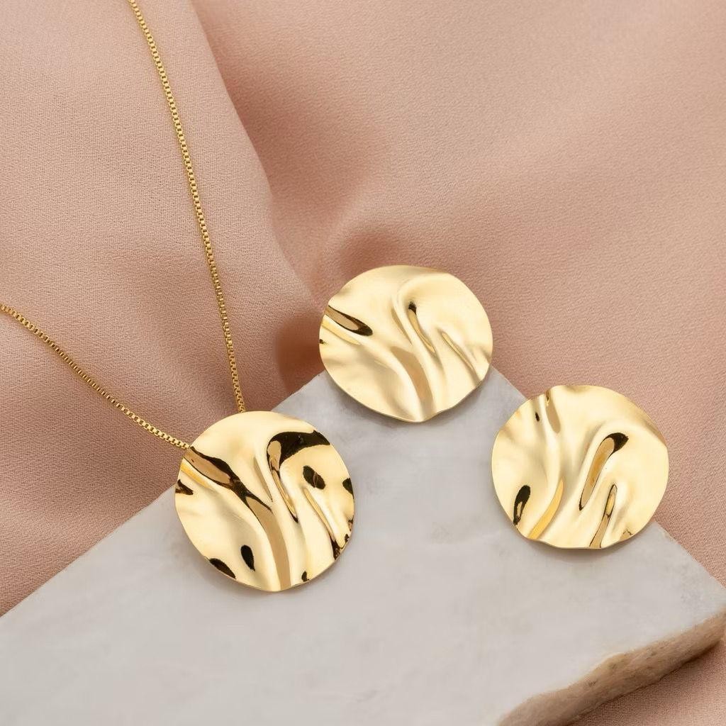 Conjunto Colar e Brinco Redondo Amassado, Semijoia, ouro18k
