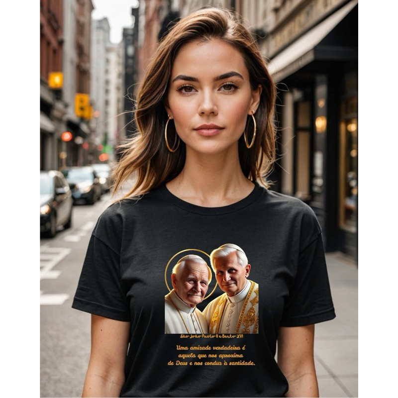 Camiseta Unissex Algodão Católica São João Paulo II e Papa Bento XVI - A Amizade e a Santidade - Infantil Adulto e Plus
