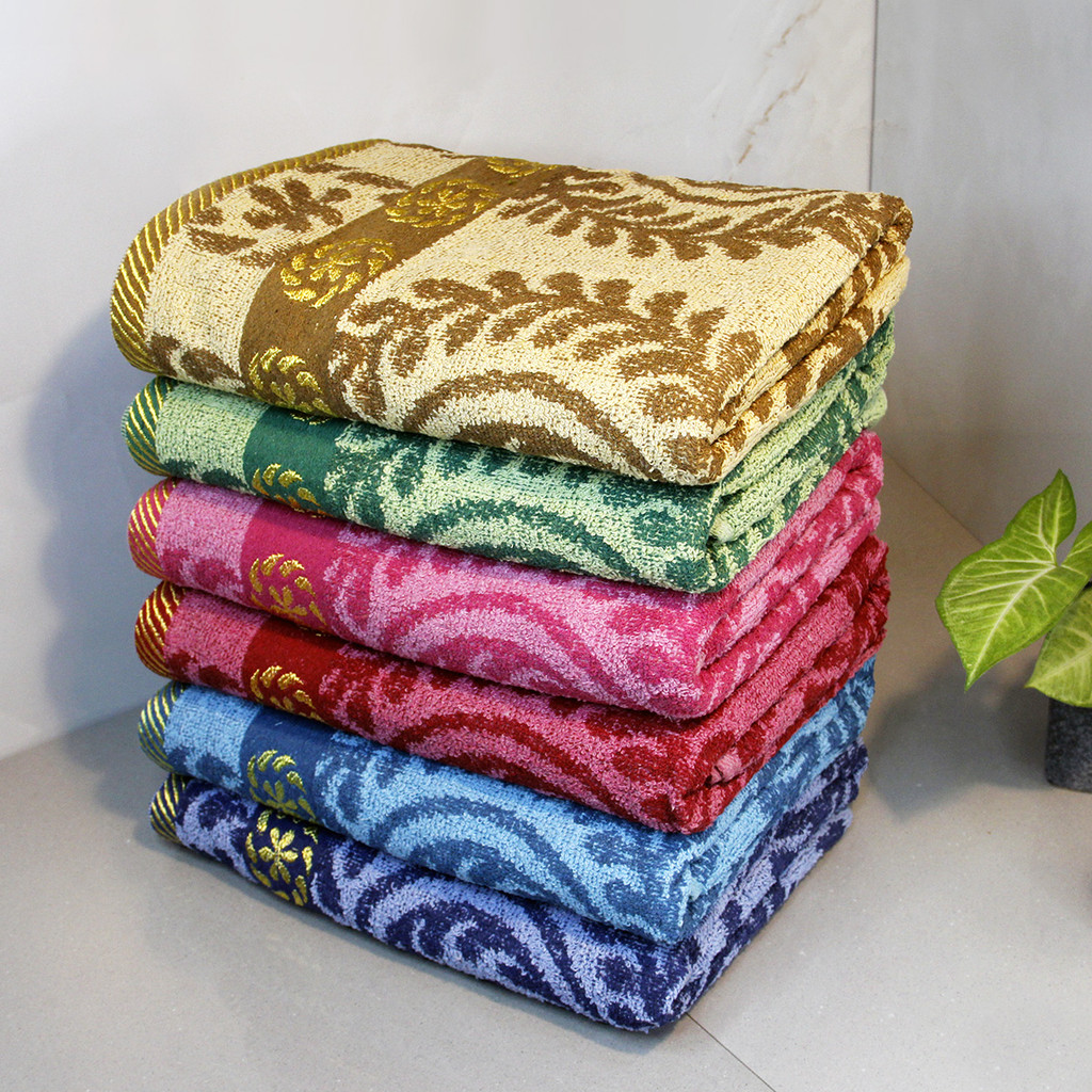 Kit 2 Toalhas de Banho Estampada Grande 140x70cm Felpuda Macia Alta Qualidade Bordada Sortida em Oferta na Shopee