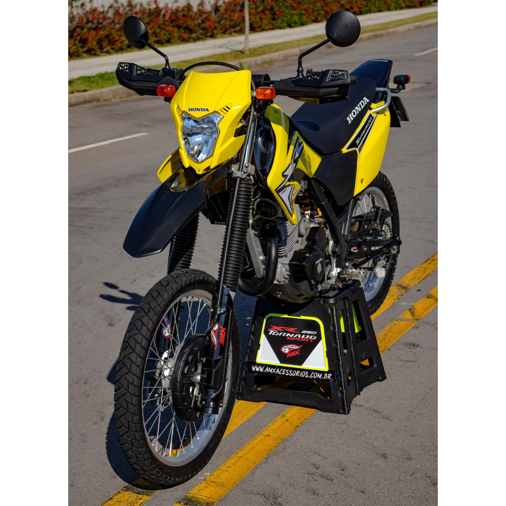 Paralama Dianteiro Tornado Xr 250 Modelo Sport Amx Ano 2001 a 2008 · foto 2
