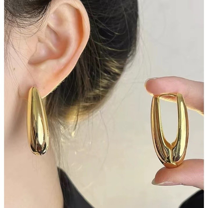 Brincos de gota de água de ouro retrô francês 2023 novo estilo quente outono e inverno brincos exclusivos avançados estilo frio para mulheres