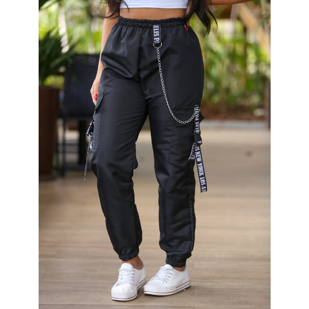 Calça Jogger Cargo bolsos laterais Premium Feminina Com corrente e detalhe refletivo