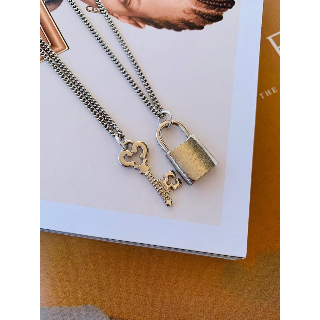 Colar de Casal dois colares Prata Semi Joia conjunto Chave e Cadeado