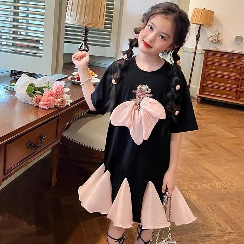 Vestido de Camisa da Tendência para Meninas Meninas 2024 Summer Middle Big Children Half-Sleeved Tricotado Loose Confortável Vestido Coreano Vestido Feminino Feminino Saia de Rabo de Peixe 3-17 Anos Meninas