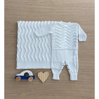 Kit Macacão Onda Manta Saída Maternidade  Menino Menina Bebê Tricô RN em Oferta na Shopee