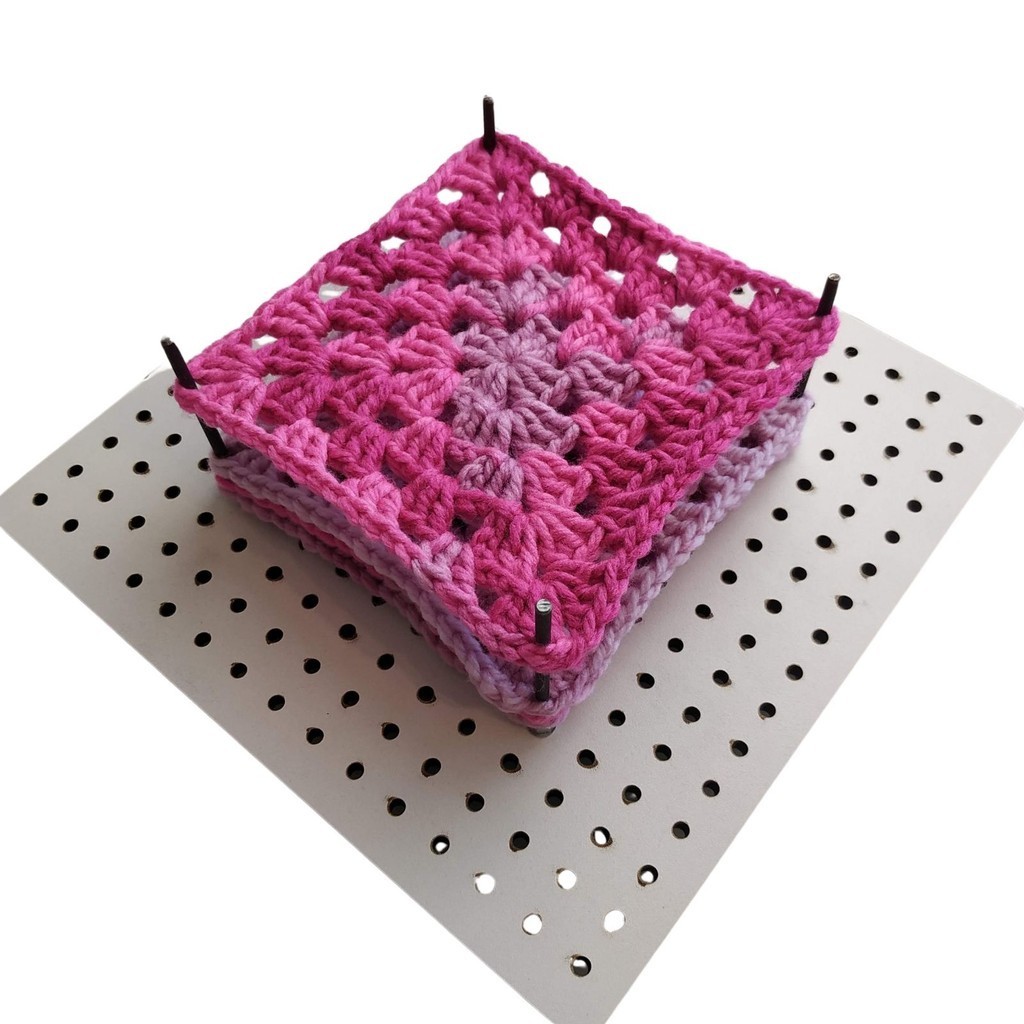 Blocador Placa para  Blocagem de Croche Tricô Square Quadradinho em MDF Laminada com hastes em metal em Oferta na Shopee