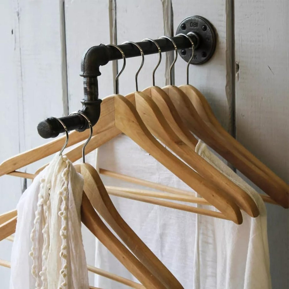 Kit 3 Cabides de Madeira Envernizado Marfim Loja de Roupas Closet Arara Verniz Closet Terno Calça