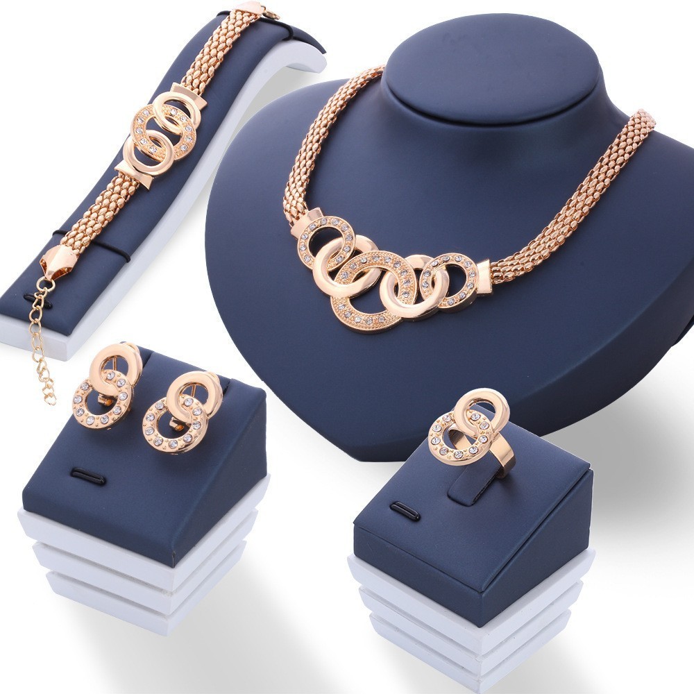 Conjunto De Jóias De Cinco Anéis Retro Exagerados Colar Brincos Pulseira E Anel Quatro Peças
