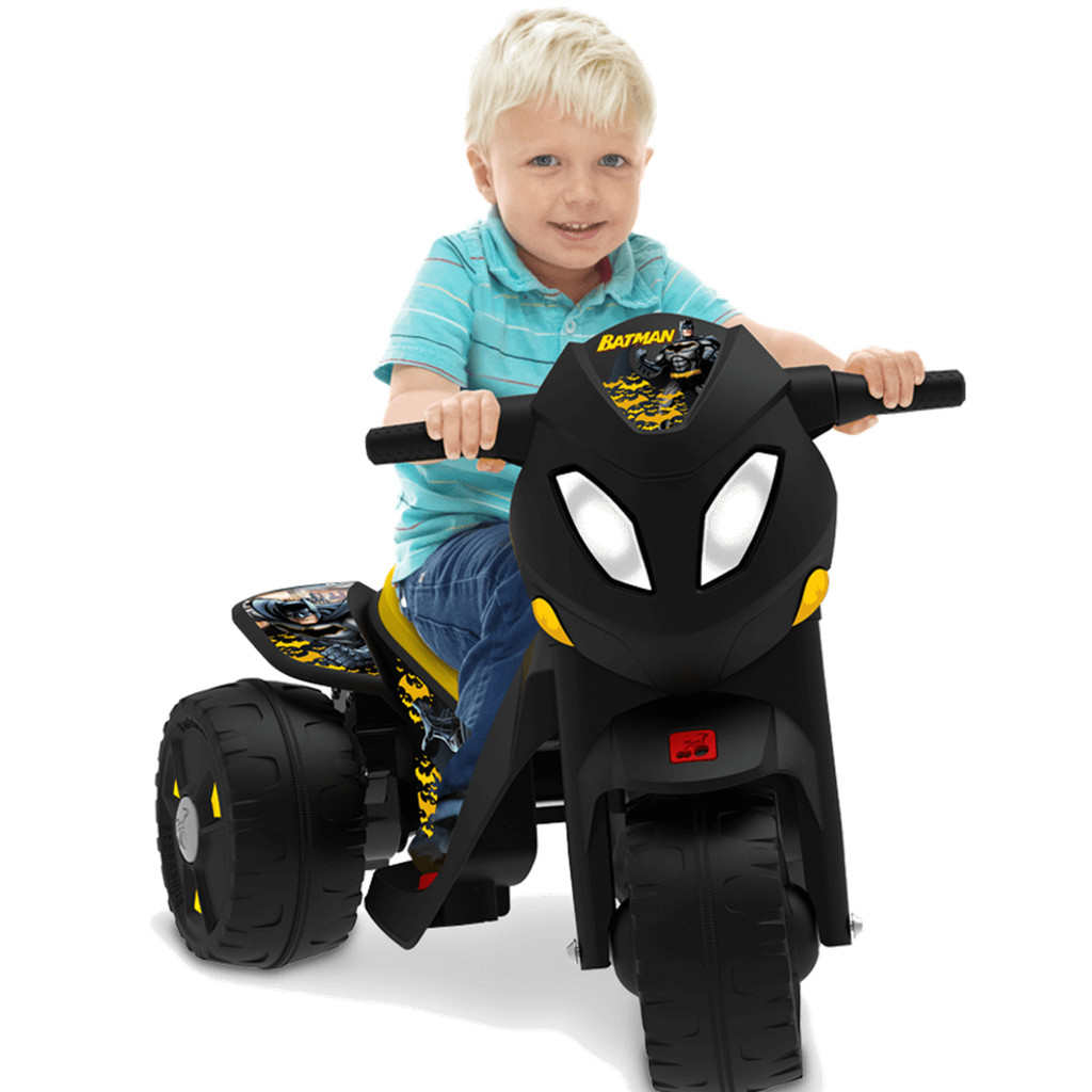 Moto Triciclo Eletrico Infantil Bandeirante Batmoto Batman 6V em Oferta na Shopee