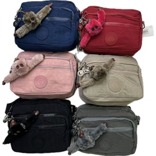 Bolsa feminina pequena à prova d