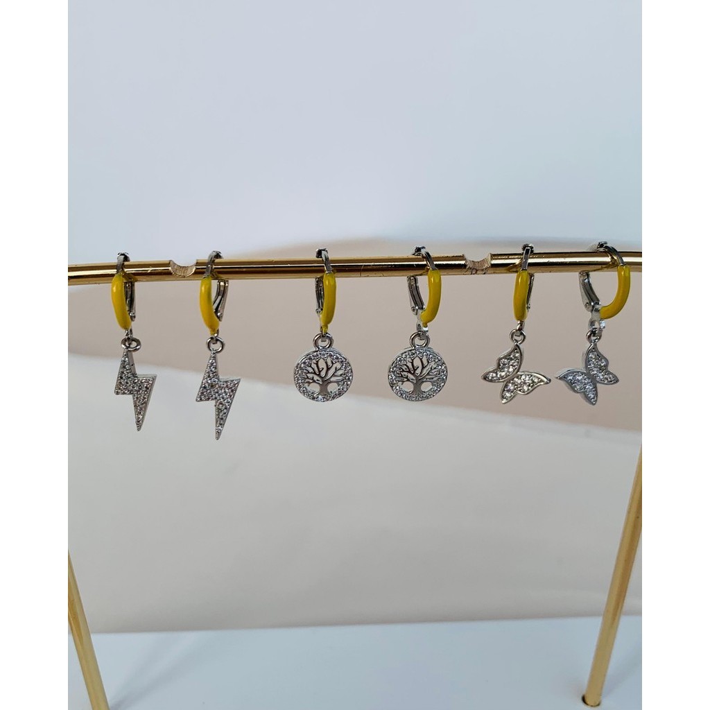 kit trio de brincos 3 pares de argolinhas folheado a Prata esmaltado em amarelo