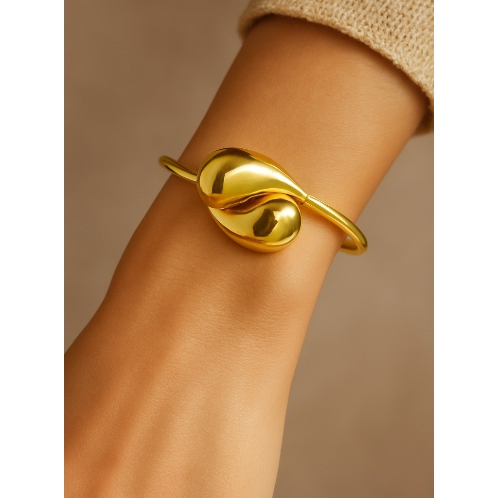 Conjunto Gota Pingo Bracelete Anel Brinco Médio Dourado ou Prata Acessórios Femininos Kit Brincos