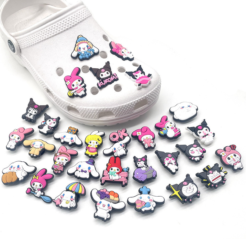 Para Sapato Encantos Decorações Desenhos Animados Bonitos Sanrio Kity Kuromi Melodia PVC Tamanco Pinos Sapatos em Oferta na Shopee