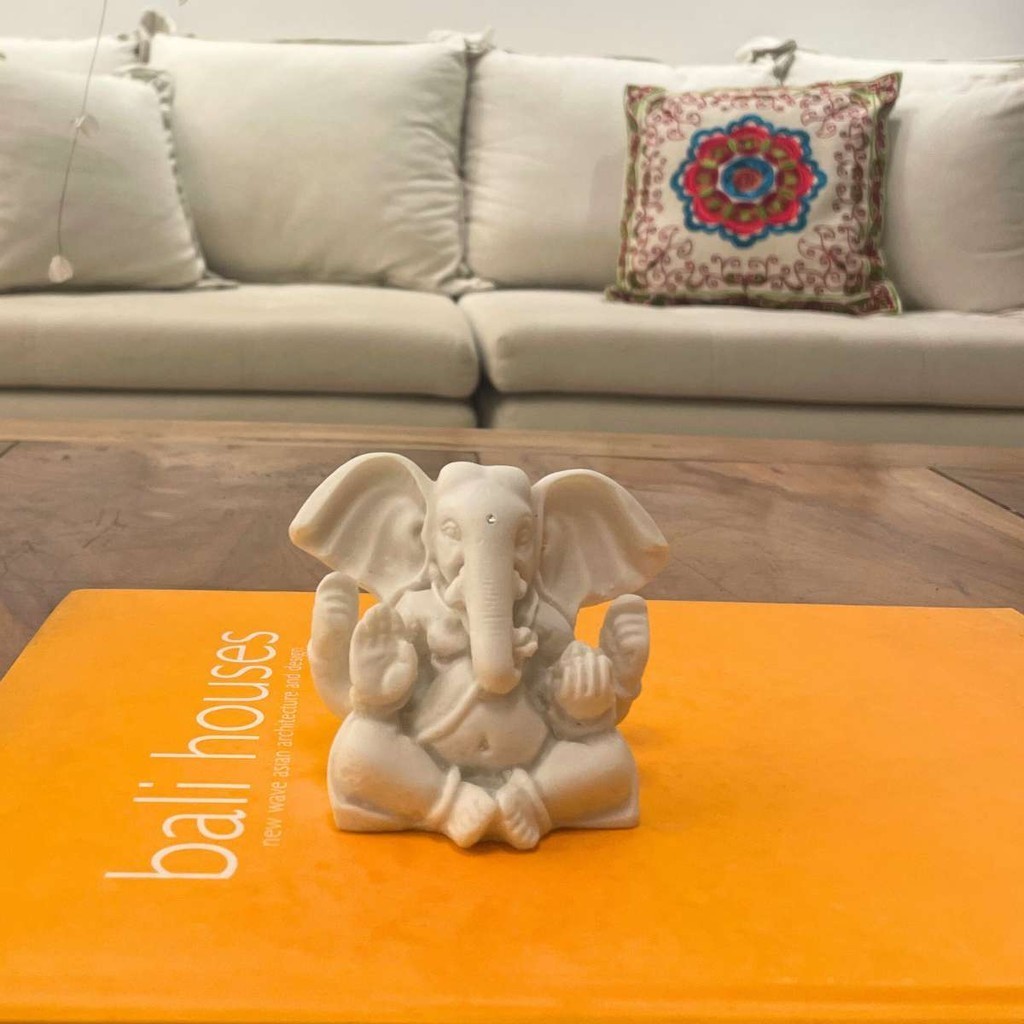 Mini Escultura Ganesha de Pó de Mármore 7cm