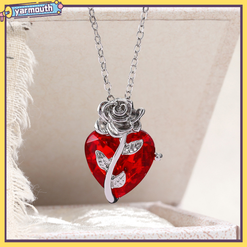 Women Necklace Heart-shaped Pendant Vintage Rose Heart with Rhinestones Adjustable Length for Everyday Wear Weddings and Parties for