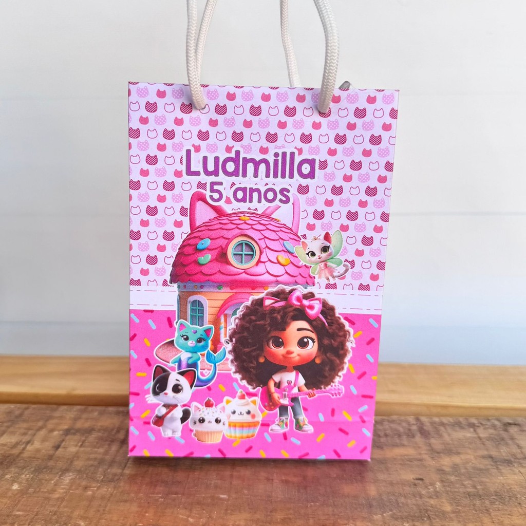 Sacolinha Personalizada A Casa Mágica da Gabby | Pegue e Monte | Lembrancinhas | Festa infantil | Aniversário