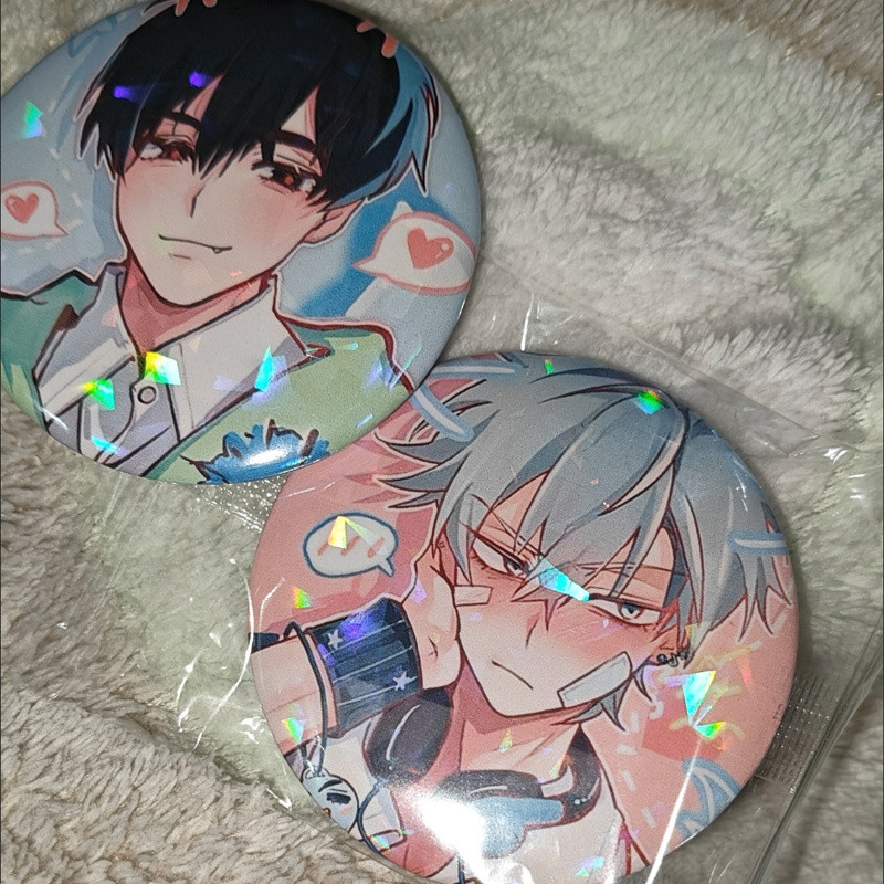 2 Pçs/Lote Anime Botão 58mm Pinos Tímido Casal Alienígena Palco Ivan Até Emblema Dos Desenhos Animados Para Mochila Aces em Oferta na Shopee
