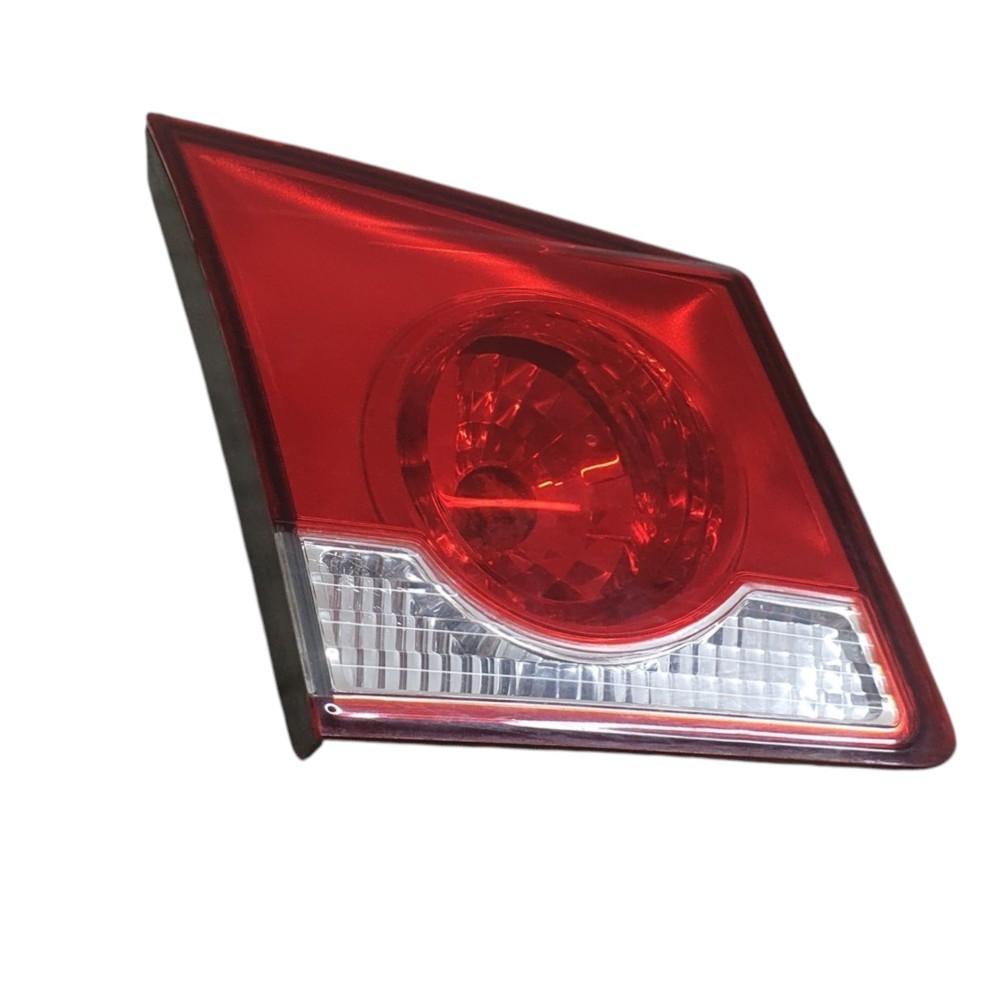Lanterna Esquerda Tampa Traseira Cruze Sedan 2014 C/Detalhe 