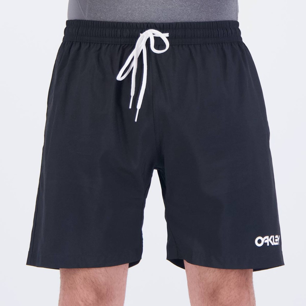 Bermuda Oakley Essential Trunk Preta