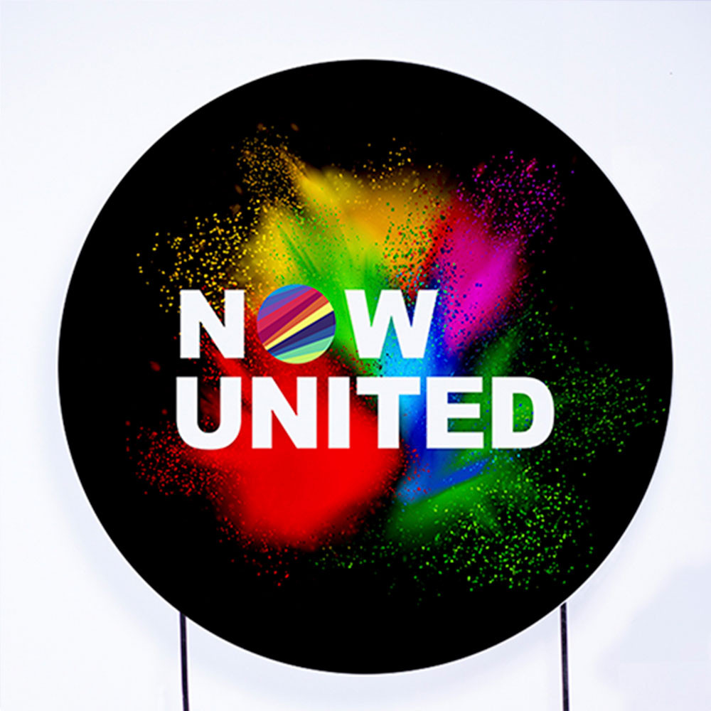 Painel Decorativo para Festa 1,50x1,50 metros Vesti Fácil com Elástico Now United - Fera Print
