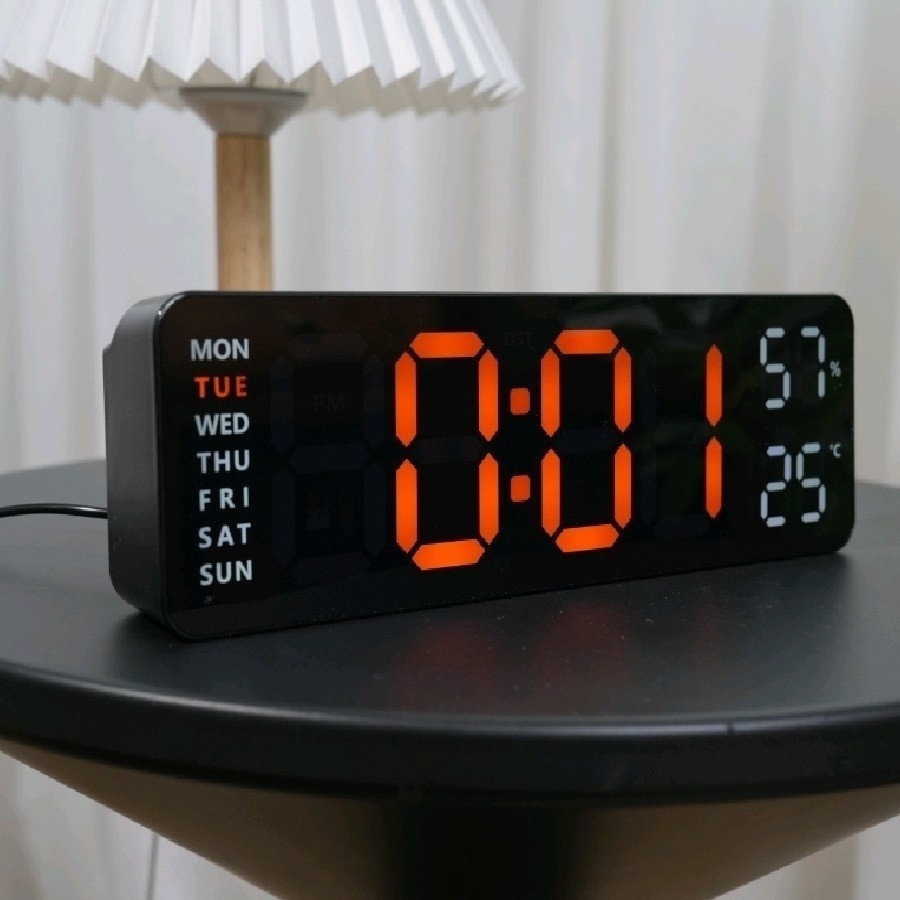 Relógio Digital Luminoso De Mesa 23x7,5Cm Letras Laranja Semanal Alarme Com USB Temperatura Led