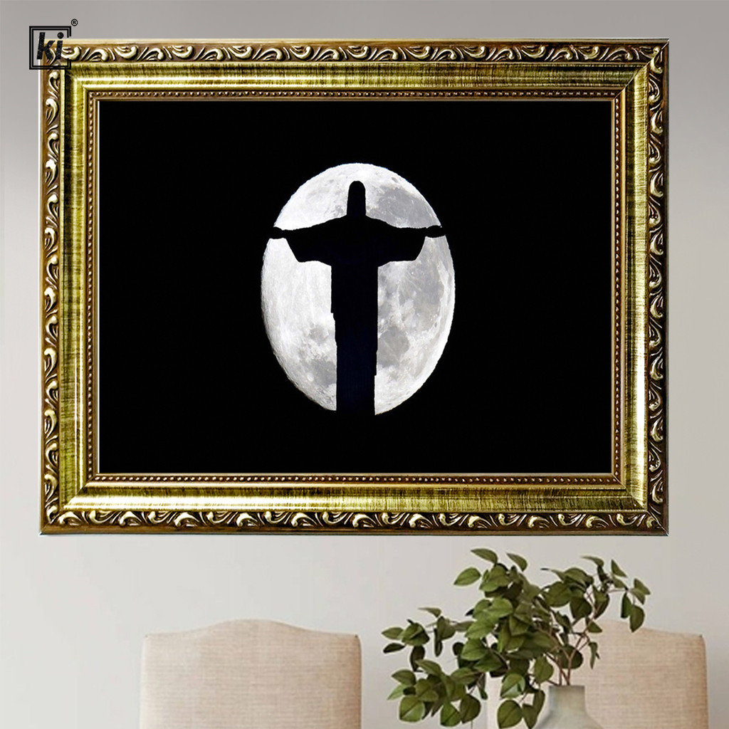 Quadro Moldura Cristao Cristo Redentor Lua Jesus Coracao Sagrado Trabalhada 47x35cm