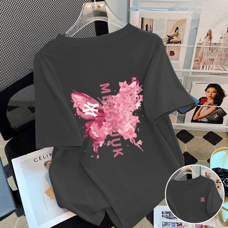 Camiseta Unissex Oversized Confortável, Estampa Borboleta com Letras Estilizadas, Streetwear Novo