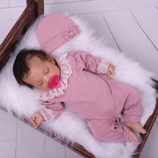 Macacão para Bebe Recém Nascido com Touca Feminino Detalhe Renda Malha de Algodão para Mat...