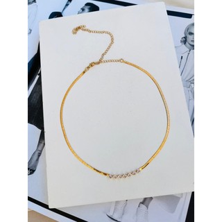 Colares choker folheado a ouro modelo fita com ponto de luz