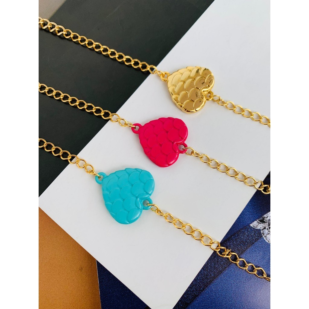 Pulseiras Semi Joia com pingente de coração colorido trabalhado