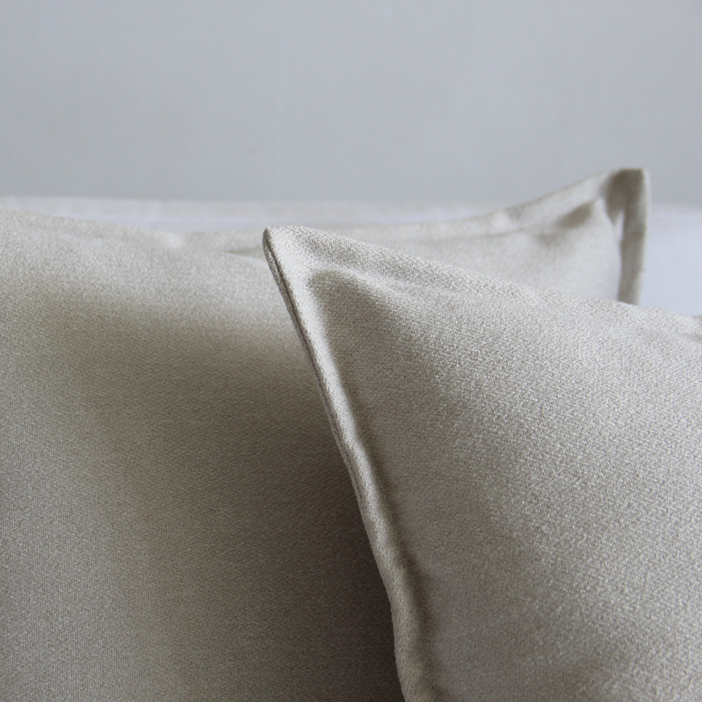 CAPA DE ALMOFADA FLOW PREMIUM COM ABA em Oferta na Shopee