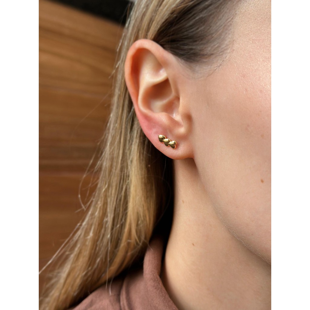Brincos earcuff e earhook coração minimalista semi joia prata 925 e ouro18k