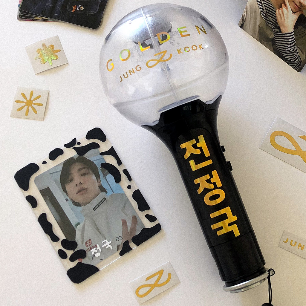 JUNGKOOK - ADESIVO HOLOGRÁFICO "GOLDEN" (DOURADO) DECAL PARA LIGHSTICK ARMY BOMB CELULAR