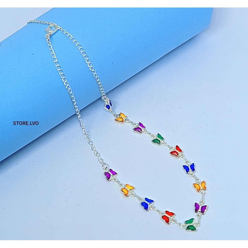 Colar Choker Feminino com Pingente Borboletas de Zircônias Coloridas Folheado a Prata Gargantilha Borboleta Luxo Moda
