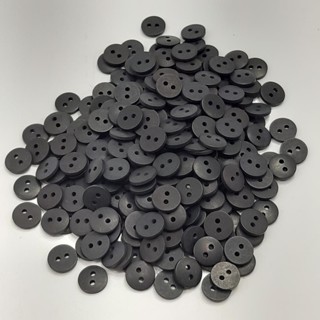 Botão 10mm   Plástico 2 furos fosco preto  50un 100un 200un 1192 050 - 471SA60 em Oferta na Shopee