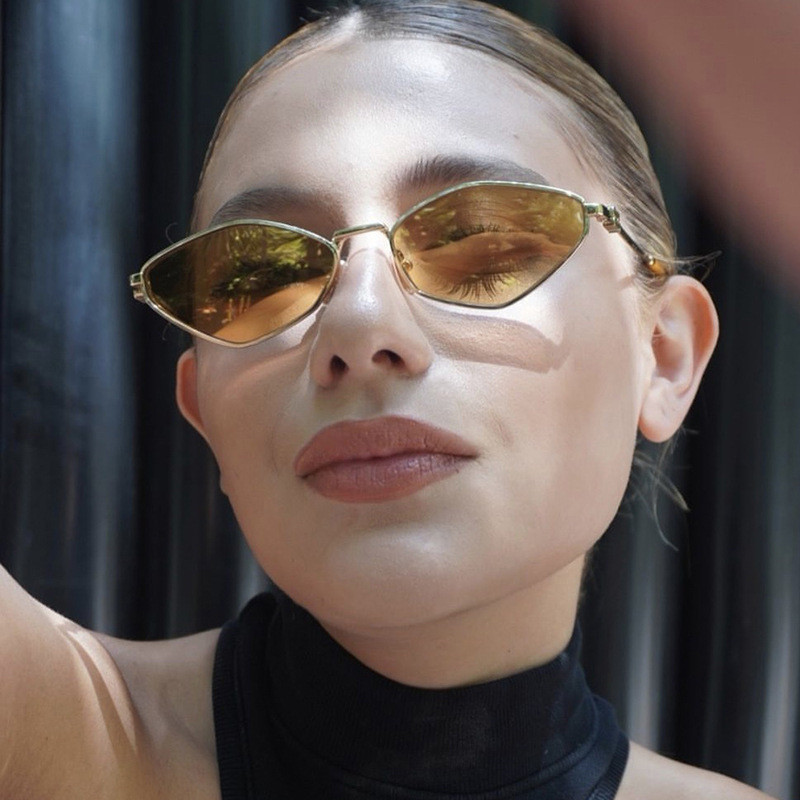 Óculos De Sol Femininos , Com Sombra De Metal Losango Da Moda em Oferta na Shopee