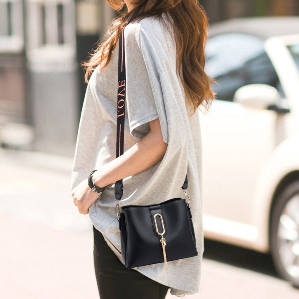 Bolsa Transversal Mao Couro Elegante Casual Chic Estruturada