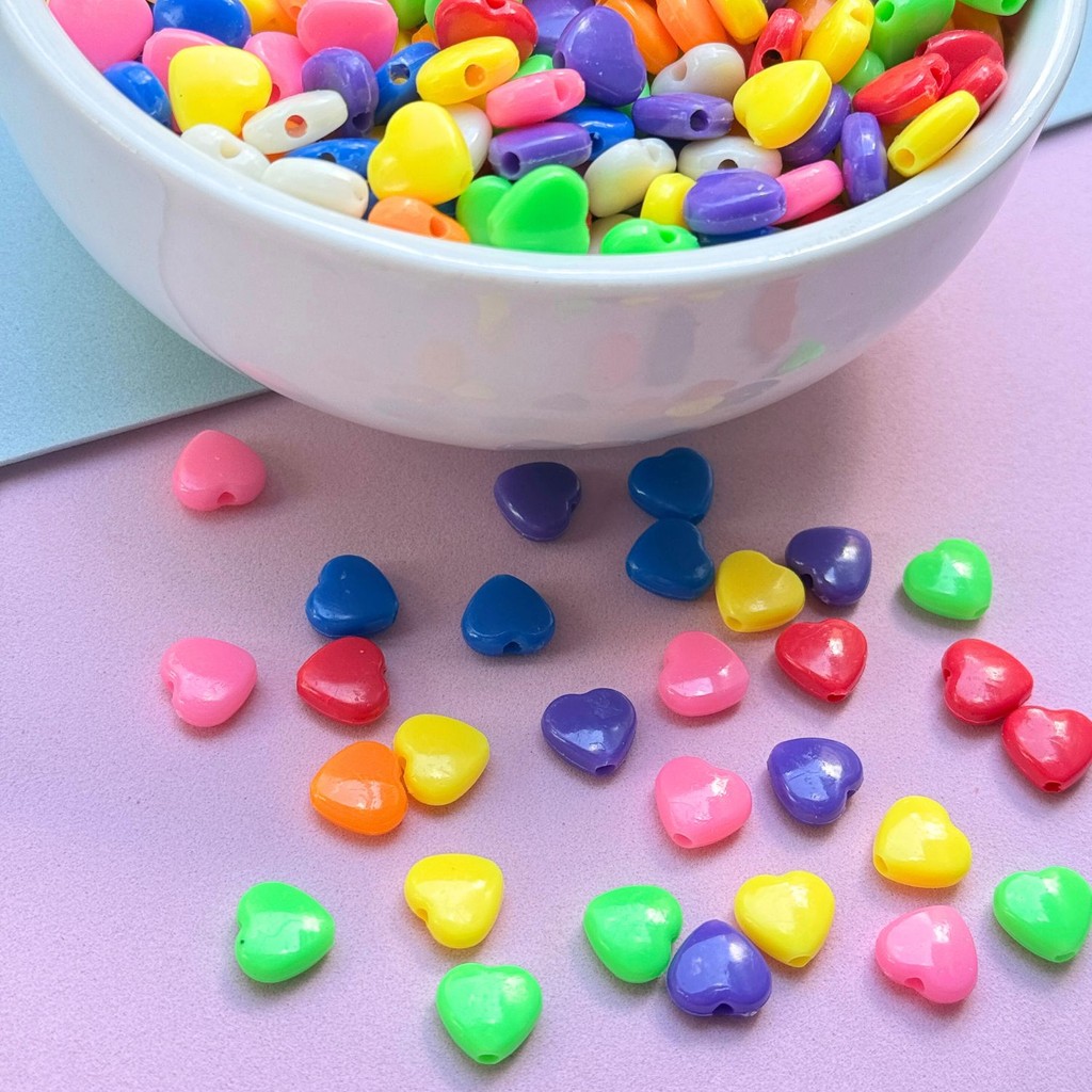 Miçanga Entremeio Coração Colorido 50Un Plástico p/ Pulseira Infantil e Artesanato DIY
