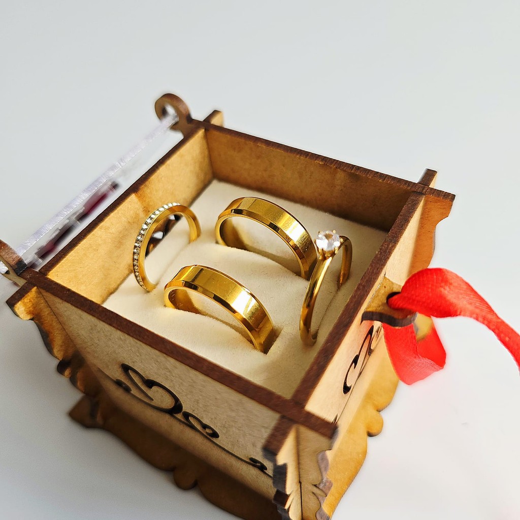 Par de alianças anel 6mm banhado a moeda antiga + gravação + caixinha madeira + Anéis (COD-106)