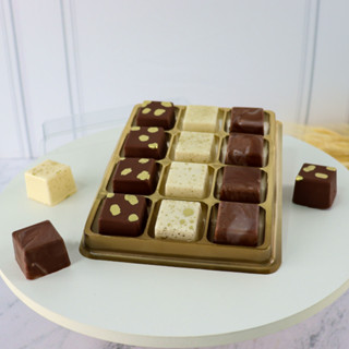 Caixa pra Bombons Brigadeiros Doces Barra de Chocolate Tablete em Oferta na Shopee