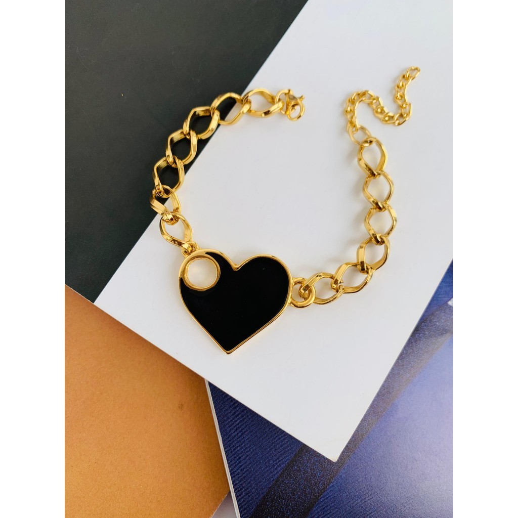 Pulseira Semi Joia Verniz Italiano com pingente de coração esmaltado preto