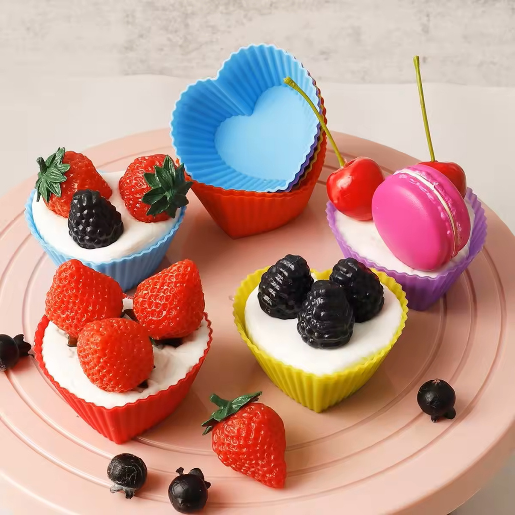 Kit Mini Forminha Assadeira Cupcake Molde Pudim Bolinho Silicone Redonda Decorada Sobremesa Coração