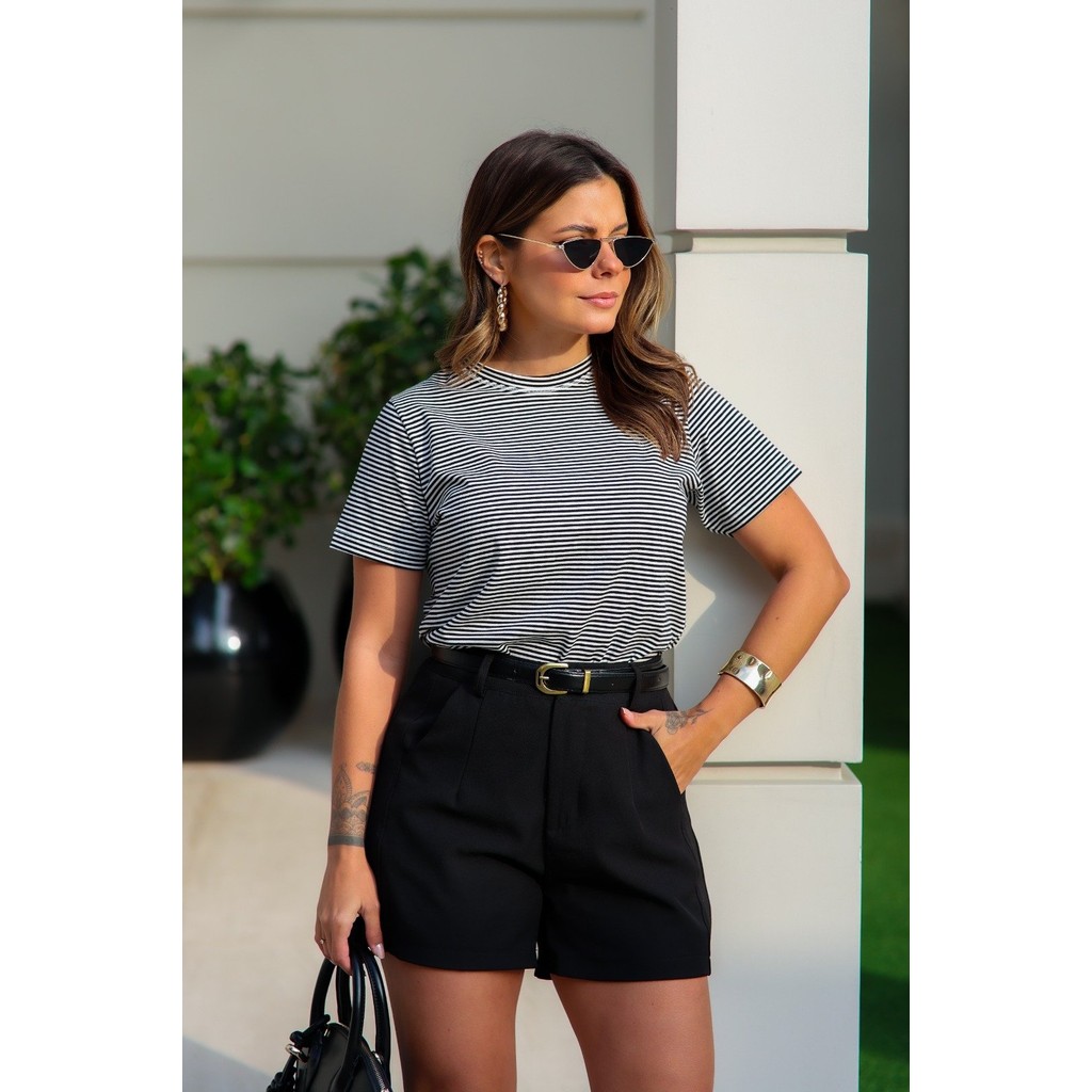 T-shirt Feminina Listrada Preto e Branco