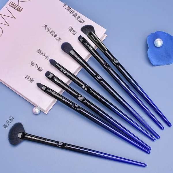 kit pincel de maquiagem pincel de maquiagem profissional kit de pincel de maquiagem Conjunto de pincéis de maquiagem de feiticeira azul de cerdas macias Ferramentas de maquiagem para iniciantes Conjunto completo Pincel de sombra Pincel de pó Autêntico Cai