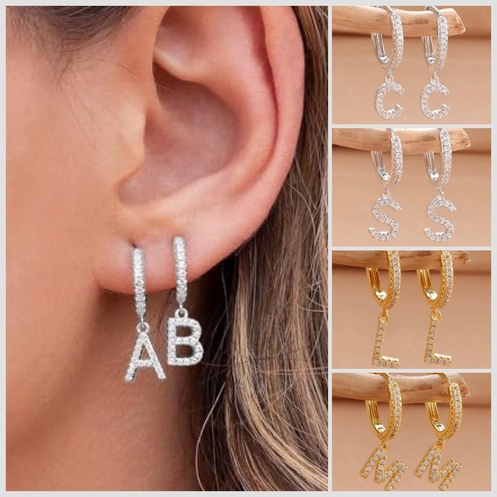Elegantes e luxuosos brincos de casal em prata 925 com pingentes com letras de A a Z em Oferta na Shopee