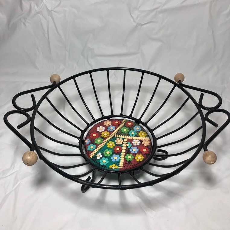 Fruteira de mesa redonda ferro e madeira rustica pintura da madeira feita a mão trabalho artesanal