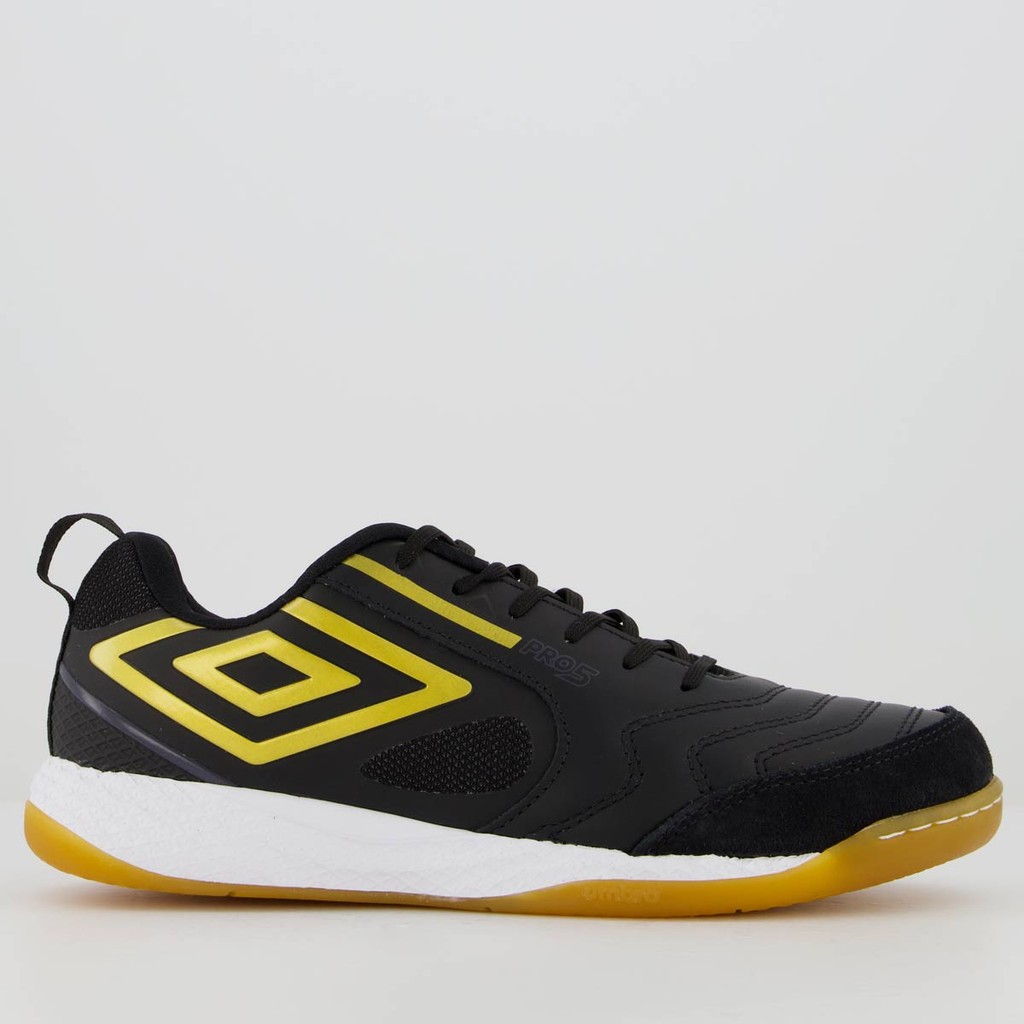 Chuteira Umbro Pro 5 Bump Futsal Preta e Dourada