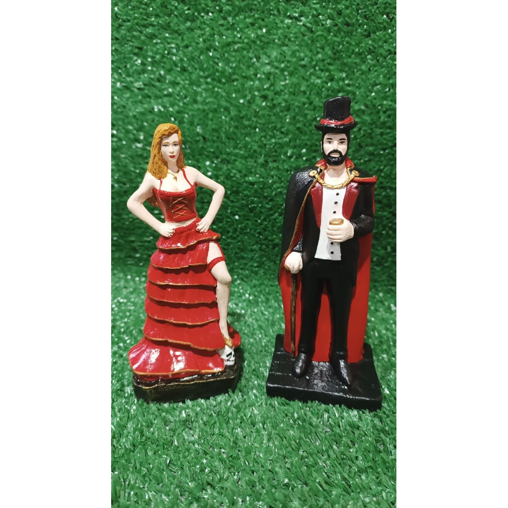 ESCULTURA CASAL EXU CAPA PRETA E POMBA GIRA 15 CM EM GESSO